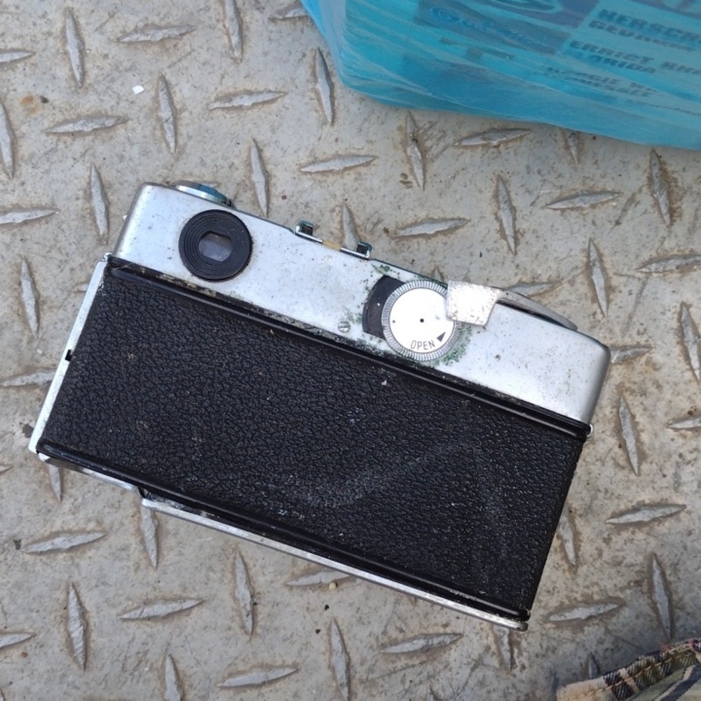 Minolta Camera - Picture 2 of 2